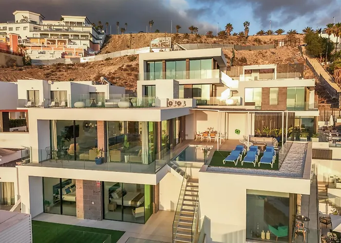 200m New A With Private, Heated Pool And Amazing Ocean View